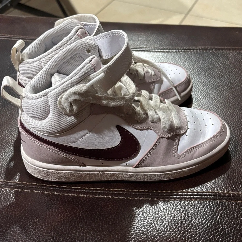 Nike Shoes - Picture 5 of 7